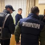 У Самборі викрито організовану групу з числа працівників банку: перевипускала банківські картки клієнтів (Фото)