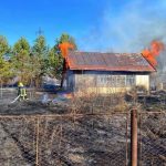 У Дрогобичі спалахнув будинок у наслідок спалення трави